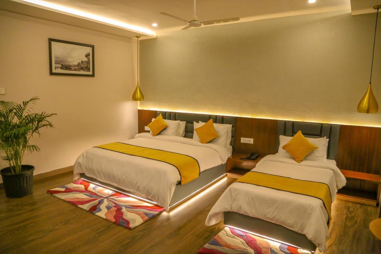 Four Leaf Hotel - Sapphire Blue, Varanasi Exterior foto
