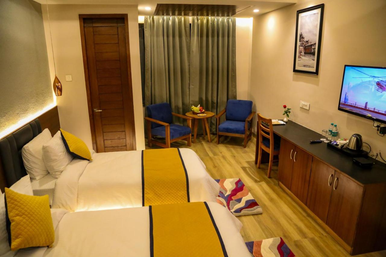 Four Leaf Hotel - Sapphire Blue, Varanasi Exterior foto