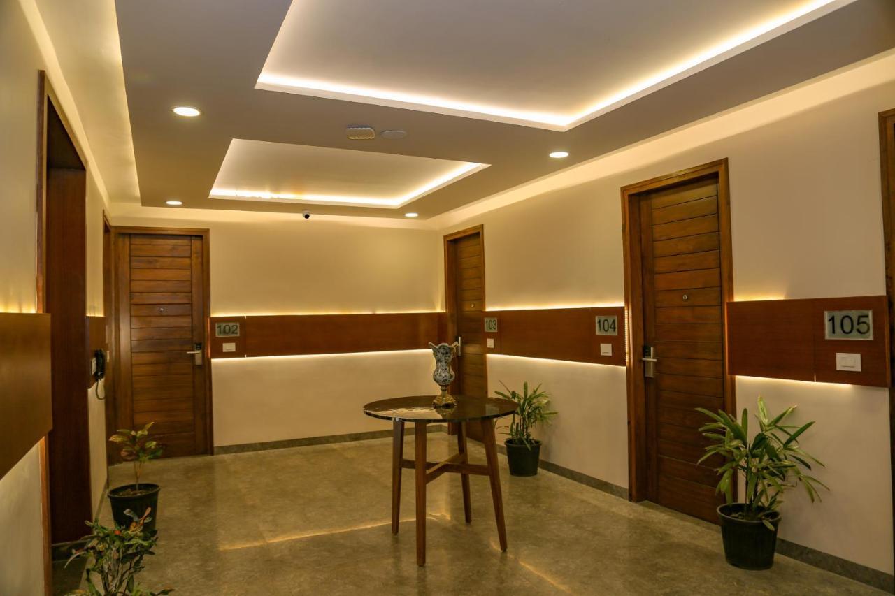 Four Leaf Hotel - Sapphire Blue, Varanasi Exterior foto
