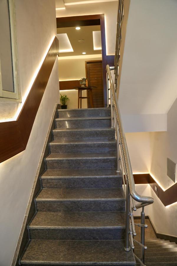 Four Leaf Hotel - Sapphire Blue, Varanasi Exterior foto