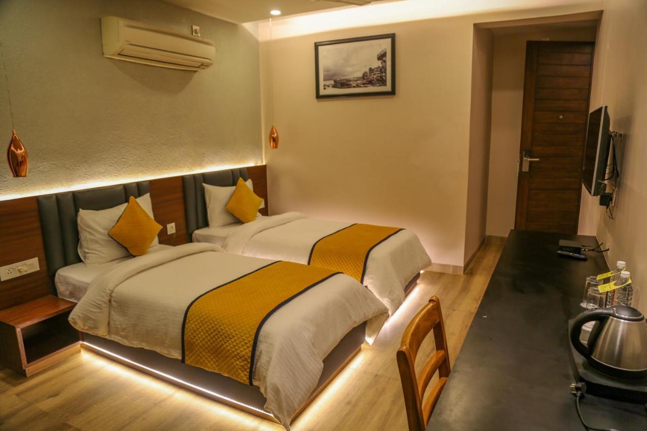 Four Leaf Hotel - Sapphire Blue, Varanasi Exterior foto