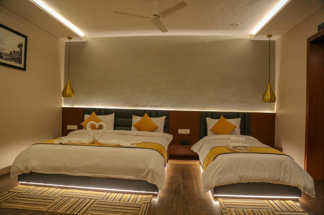 Four Leaf Hotel - Sapphire Blue, Varanasi Exterior foto